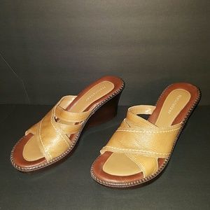 Naturalizer light brown wedge Sandals size 8 M EUC